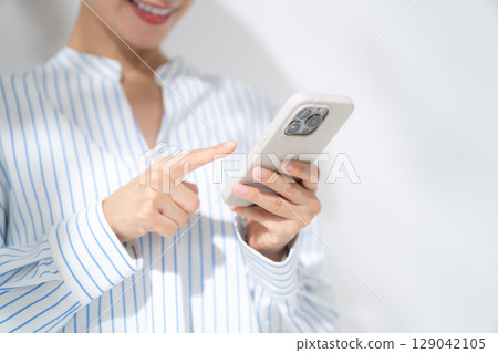 女人，智慧型手機，智慧型手機，手 129042105