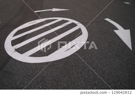 U-turn indication on dead-end roads 129042652