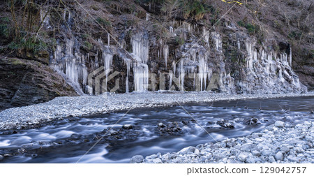 Ice pillar of Chichibu thirty hammer Ice pillar of Chichibu thirty hammer 129042757