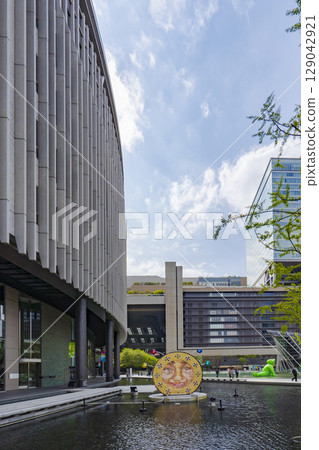 [Cityscape] Buildings view from Umekita Square, Osaka Station 129042921