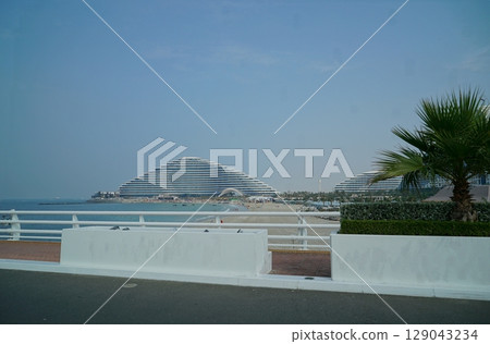 阿拉伯度假村的藍天和風景 129043234