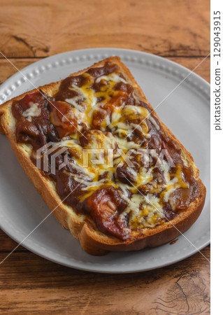 Curry toast Curry toast 129043915