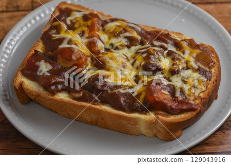 Curry toast Curry toast 129043916