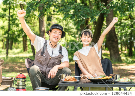 露營、日營、親子烤肉（父親、女兒、女孩、家庭營） 129044434