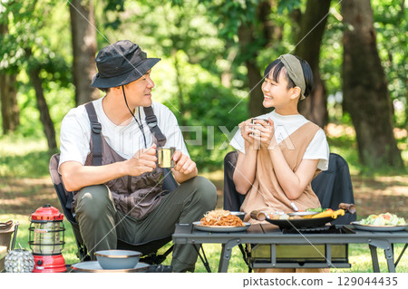 露營、日營、親子烤肉（父親、女兒、女孩、家庭營） 129044435