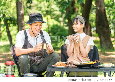 露營、日營、親子烤肉（父親、女兒、女孩、家庭營） 129044436