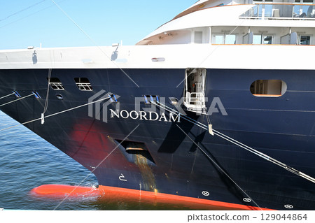 Cruise ship "MS NOORDAM" anchored at Kobe Port 129044864