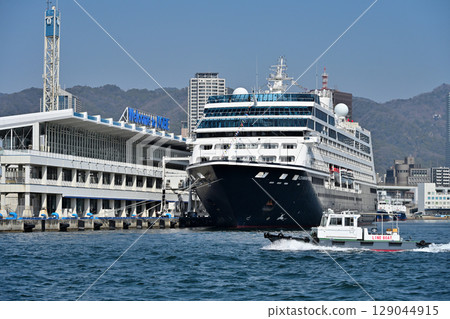 Azamara Pursuit, a cruise ship anchored at Kobe Port 129044915
