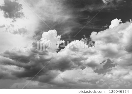 夏日天空積雨雲蔓延 a-6 單色 129046554