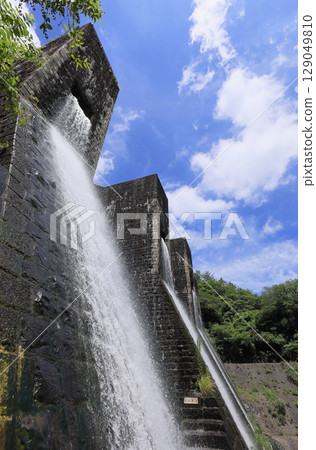 香川縣觀音寺市小野原町田野野的國家重要文化遺產“寶源池水壩” 129049810