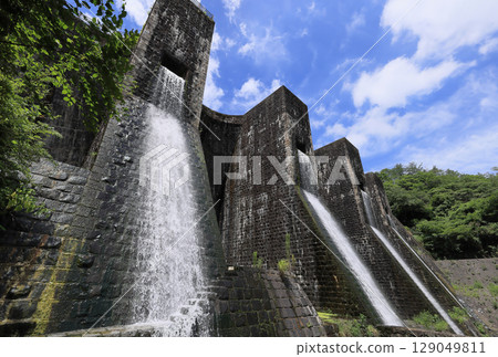 香川縣觀音寺市小野原町田野野的國家重要文化遺產“寶源池水壩” 129049811