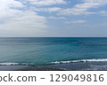 Blue sky and turquoise sea 129049816