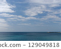 Blue sky and turquoise sea 129049818