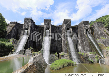香川縣觀音寺市小野原町田野野的國家重要文化遺產“寶源池水壩” 129049848