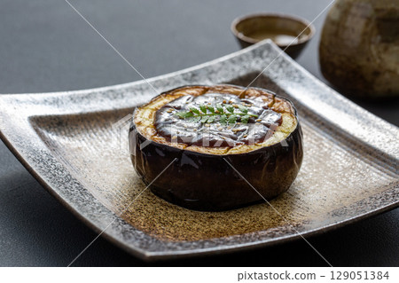 味噌茄子和葉芽 129051384