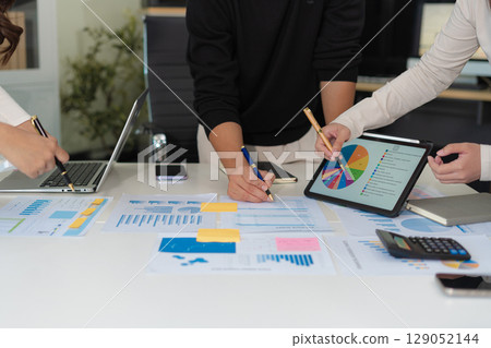 Businessman working and update tasks with milestones progress planning and professional investor working new start up project in the office. 129052144