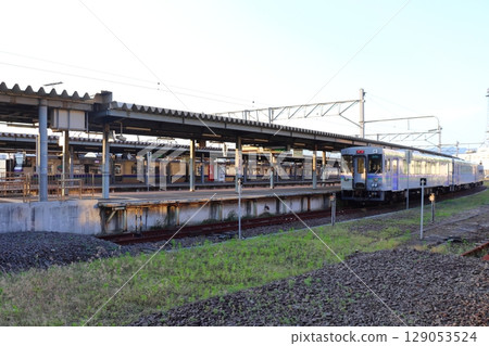 Local trains and Hakodate Liner that stop at Hakodate Station 129053524