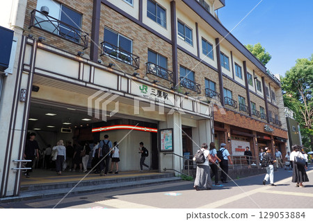 JR Mitaka Station North Exit 129053884