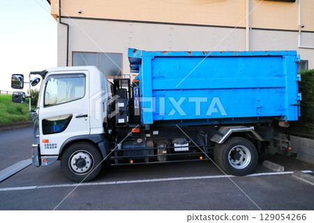 Industrial waste collection truck Industrial waste collection truck 129054266