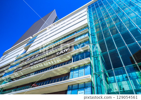 日本橫濱城市景觀：極熱......橫濱站、JR橫濱塔等景觀。 129054561