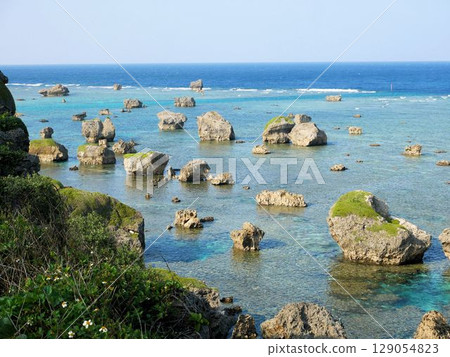 Miyako Island scenery: Cape Higashi-Henna, interesting rock formations on the coastline (Okinawa Prefecture) Miyako Island scenery: Cape Higashi-Henna, interesting rock formations on the coastline (Okinawa Prefecture) 129054823