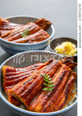 Eel bowl, grilled eel 129055250