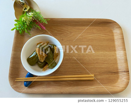 Itoshima Green Peppers and Fried Tofu Simmered in Mentsuyu Soup | Easy, Time-Saving, Large-Volume Recipe 129055255