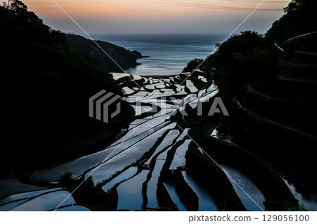 玄界灘的壯麗景色：浜野浦梯田 129056100
