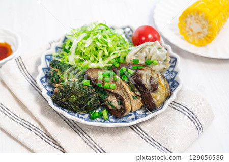 茄子紫蘇餃子 茄子紫蘇餃子 129056586