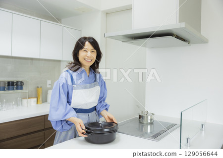 女人做飯 129056644