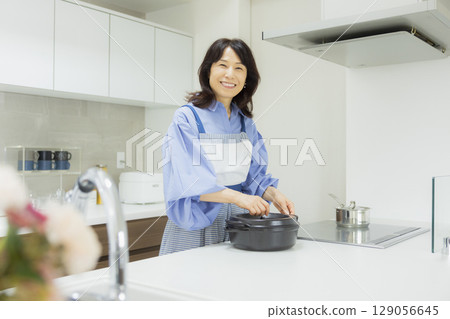 女人做飯 129056645