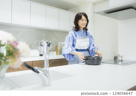 女人做飯 129056647