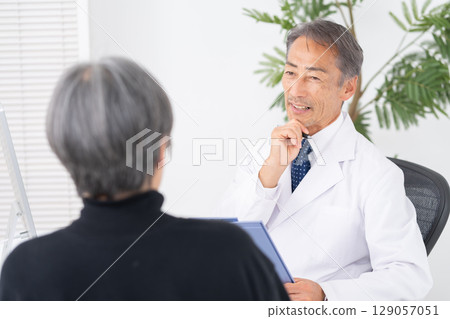 Medical image doctor patient 129057051