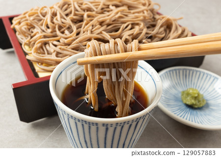 Zaru Soba Noodles with Dipping Sauce and Chopsticks 129057883