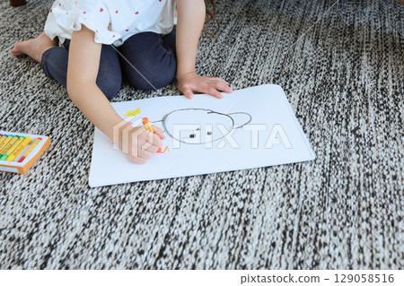 Children's hand-drawn illustrations drawn with free imagination 129058516