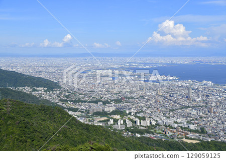 從摩耶山國際台眺望東灘、蘆屋和大阪 從摩耶山國際台眺望東灘、蘆屋和大阪 129059125