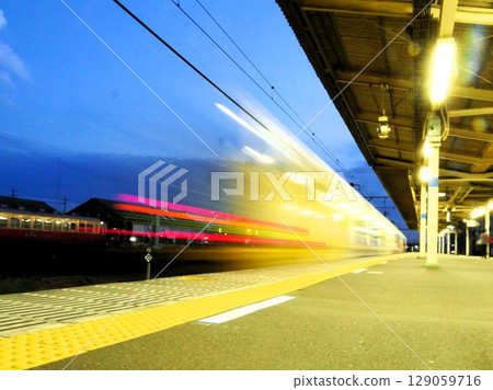 Limited express train on the Uchibo Line departing from Goi Station Limited express train on the Uchibo Line departing from Goi Station 129059716