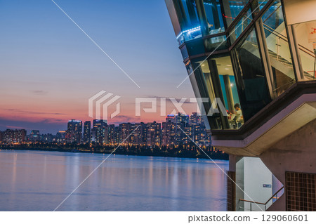 The Han River and apartment buildings in Seoul, Korea, photographed on a summer night. The city night view 129060601