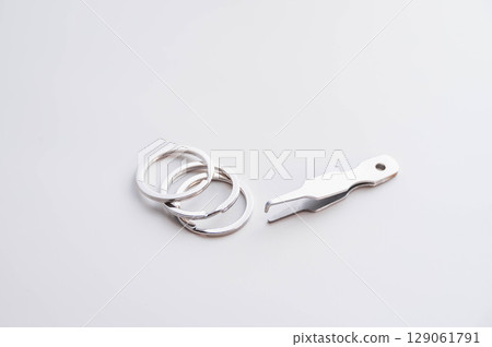 Double ring opener and double ring 129061791