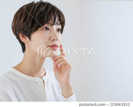 簡單人物肖像畫 129061852