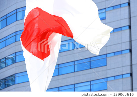 日本國旗在風中飄揚 129063616