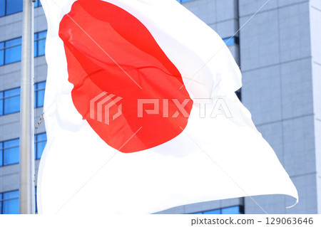 日本國旗在風中飄揚 129063646