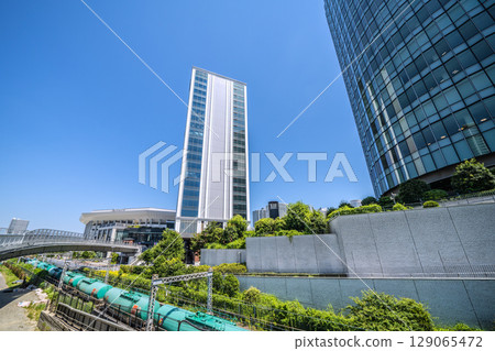 Yokohama cityscape in July. View of the K Arena in Minato Mirai. (July 23, 2025) Yokohama cityscape in July. View of the K Arena in Minato Mirai. (July 23, 2025) 129065472