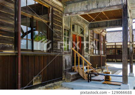 復古木質校舍 129066688