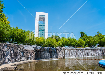 Kasumi Port Park Waterfall and Yokkaichi Port Building (Kasumi, Yokkaichi City, Mie Prefecture) Kasumi Port Park Waterfall and Yokkaichi Port Building (Kasumi, Yokkaichi City, Mie Prefecture) 129066991
