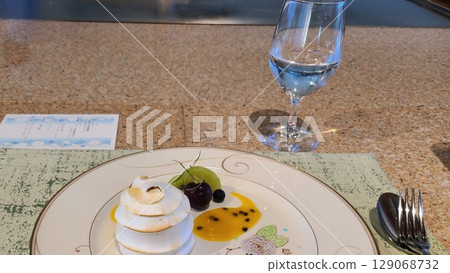 Teppanyaki course meal Caprese ingredients background 129068732