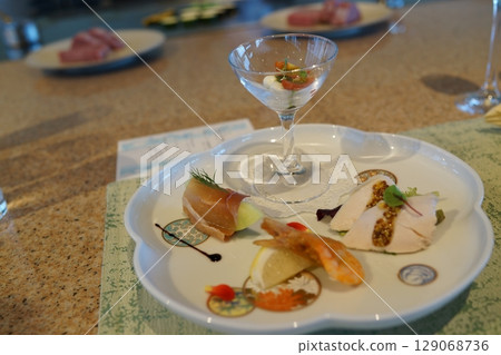 Teppanyaki course meal Caprese ingredients background 129068736
