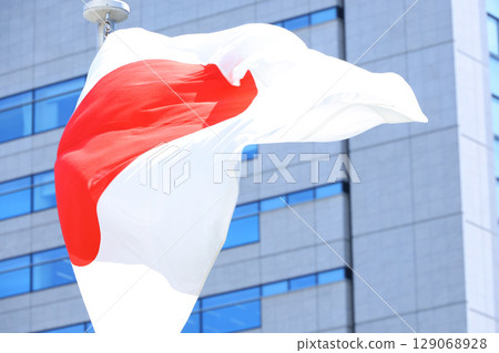 日本國旗在風中飄揚 日本國旗在風中飄揚 129068928