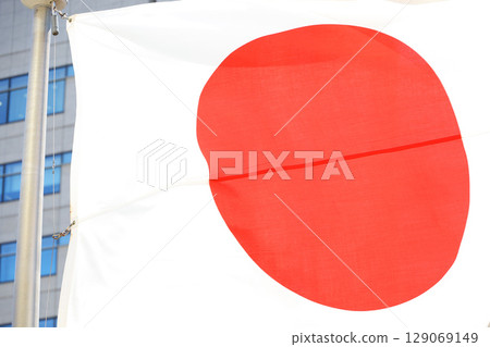 日本國旗在風中飄揚 129069149