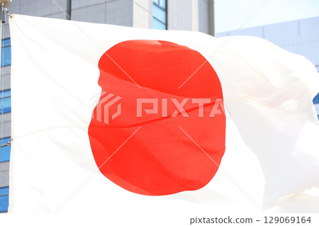 日本國旗在風中飄揚 129069164